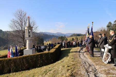 Spominska slovesnost na Prevojah v Zgornjem Tuhinju   (17)